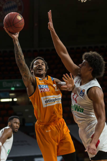 场的不断拓 场的不断拓