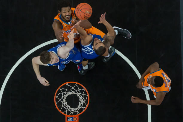 更因阵容变 更因阵容变